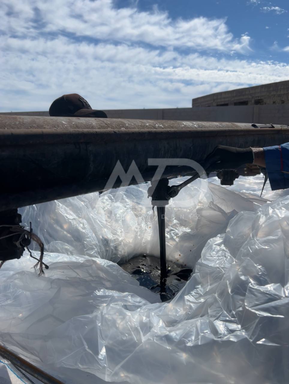 مقایسه بستهبندی قیر در بشکه و جامبو بگ